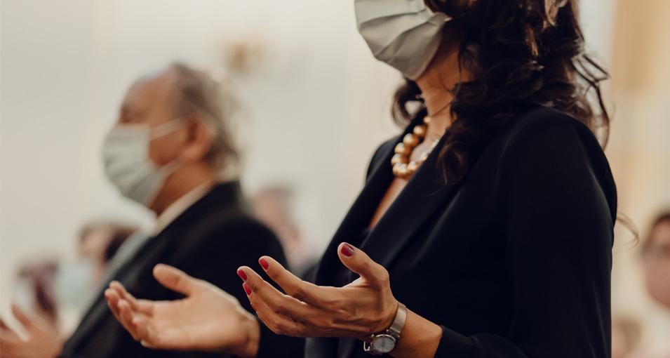 MaskedWomanPraying
