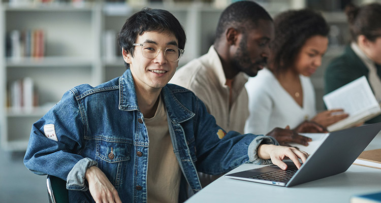 StudentwLaptop